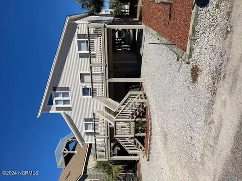34 Scotland St, Ocean Isle Beach, NC 28469
