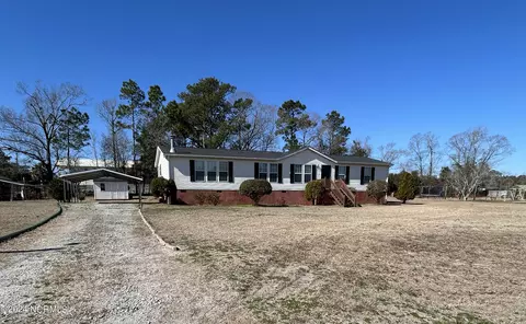 143 Mills Rd, Newport, NC 28570