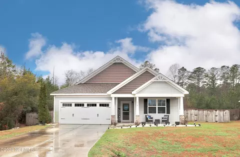 414 Mccall Dr, Jacksonville, NC 28540