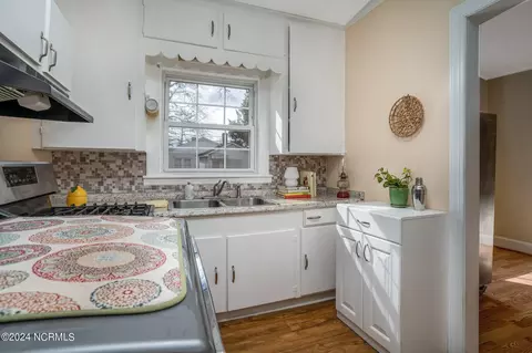 Kitchen - 1116 Cherry St, Tarboro, NC 27886 photo 2 of 4