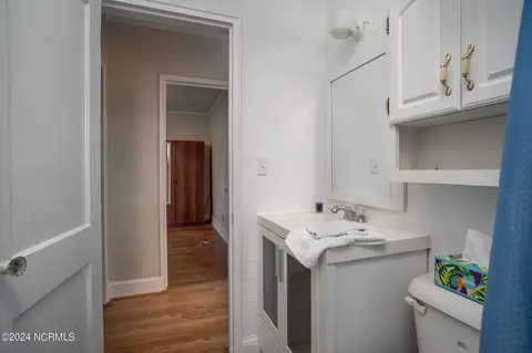 Bath - 1116 Cherry St, Tarboro, NC 27886 photo 4 of 4