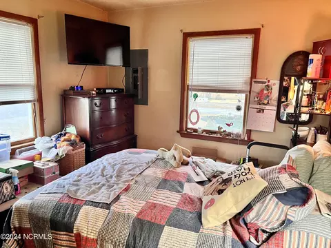 Bedroom - 1401 Harbour View Dr, Kill Devil Hills, NC 27948 photo 1 of 2
