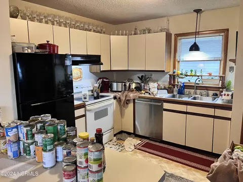 Kitchen - 1401 Harbour View Dr, Kill Devil Hills, NC 27948 photo 1 of 1