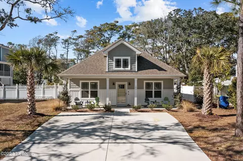 101 NE 73rd St, Oak Island, NC 28465