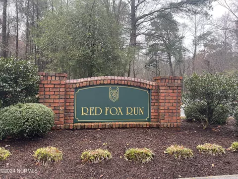 112 Red Fox Run Dr, Wallace, NC 28466