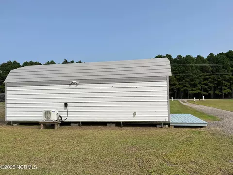 Exterior - 718 Aydlett Rd, Aydlett, NC 27916 photo 6 of 9