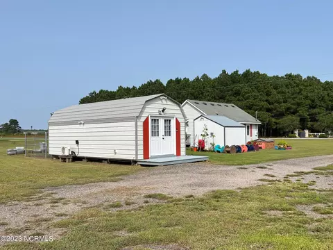 Exterior - 718 Aydlett Rd, Aydlett, NC 27916 photo 4 of 9