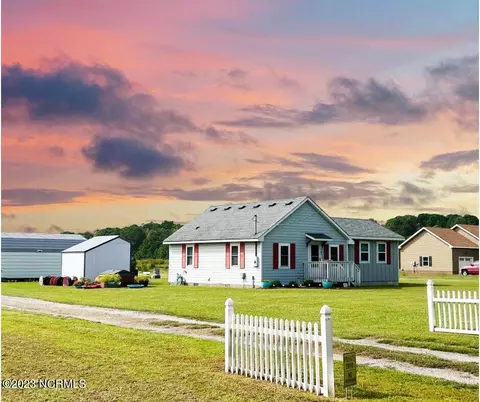 718 Aydlett Rd, Aydlett, NC 27916