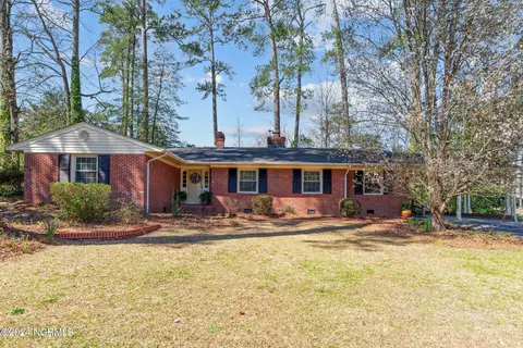 1900 Sherwood Dr, Greenville, NC 27858