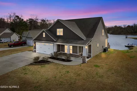 414 Antioch Lakes Rd, New Bern, NC 28560
