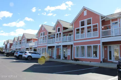 5001 Oquinn Blvd SE #B, Southport, NC 28461