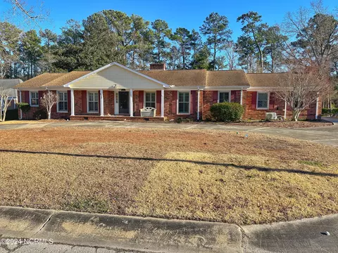 517 University Dr, Jacksonville, NC 28546