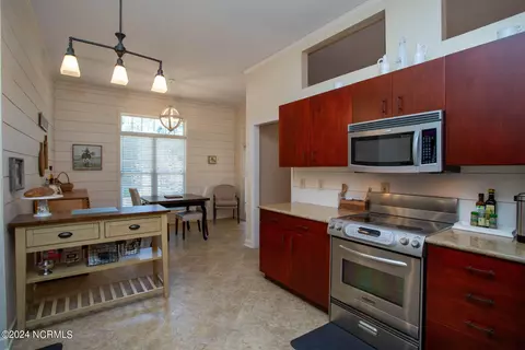 Kitchen - 6 Greenbrier Ln, Pinehurst, NC 28374 photo 1 of 3