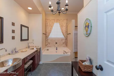 Bath - 6 Greenbrier Ln, Pinehurst, NC 28374 photo 1 of 4