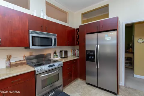 Kitchen - 6 Greenbrier Ln, Pinehurst, NC 28374 photo 2 of 3