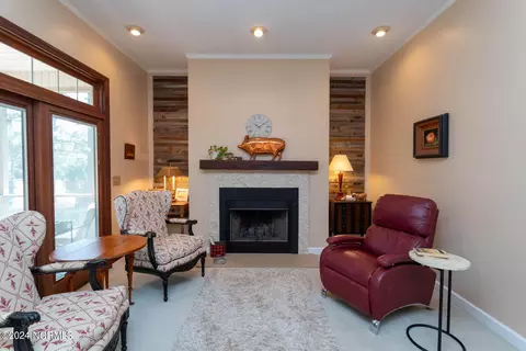 Living - 6 Greenbrier Ln, Pinehurst, NC 28374 photo 1 of 3