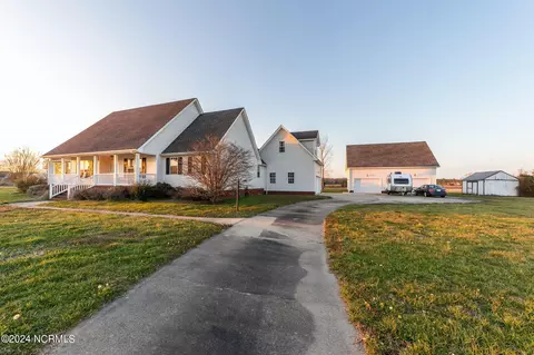 201 Ambrose Ln, Moyock, NC 27958