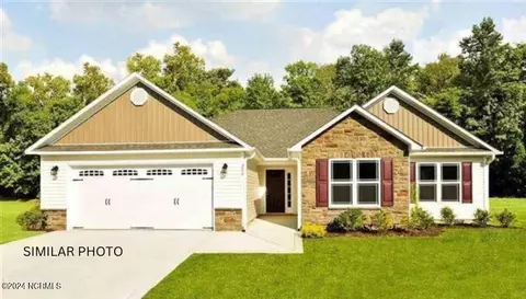 704 Puppy Drum Ln, Maysville, NC 28555