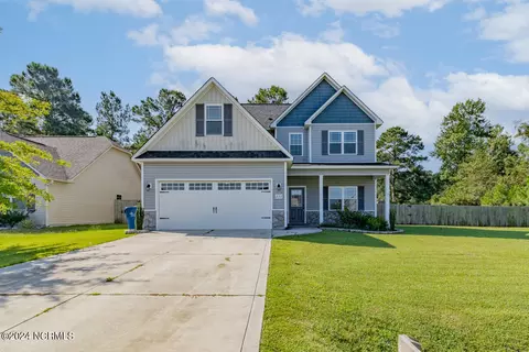 232 Breakwater Dr, Sneads Ferry, NC 28460