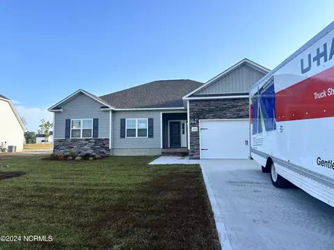 126 Uzzell Rd, Hubert, NC 28539 photo 1