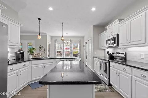 Kitchen - 195 Forest Ln, Pinehurst, NC 28374 photo 6 of 7