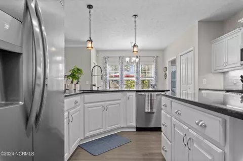Kitchen - 195 Forest Ln, Pinehurst, NC 28374 photo 4 of 7