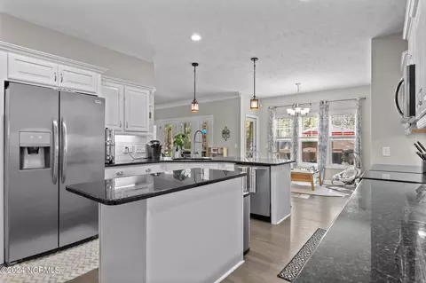 Kitchen - 195 Forest Ln, Pinehurst, NC 28374 photo 5 of 7