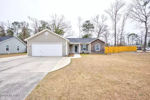 100 Joseph Dr, Havelock, NC 28532