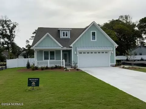 461 Raven Glen Dr, Southport, NC 28461