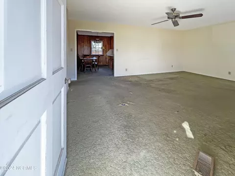 17 Red Robin Dr, Dunn, NC 28334 photo 2