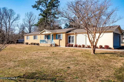 110 Lejeune Rd, Cape Carteret, NC 28584