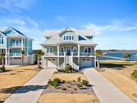 28 Sailview Dr, North Topsail Beach, NC 28460