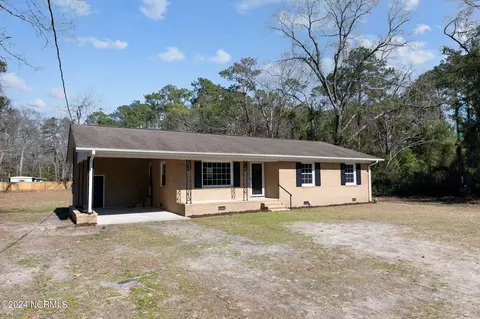 1101 Broad Creek Rd, New Bern, NC 28560
