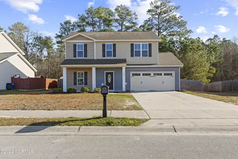 303 Jasmine Ln, Jacksonville, NC 28546