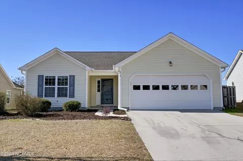 217 Red Carnation Dr, Holly Ridge, NC 28445