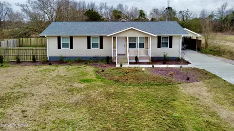 151 Lem Brown Rd, Chinquapin, NC 28521