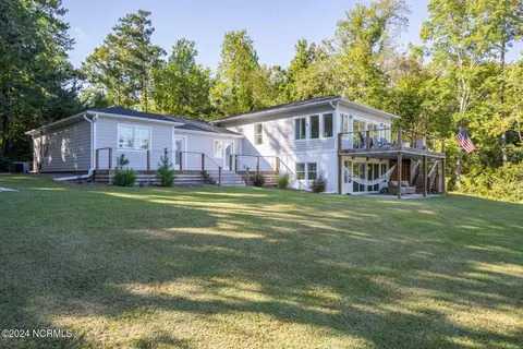 Exterior - 330 Creekview Dr, Hampstead, NC 28443 photo 14 of 15