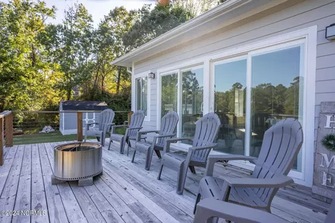 Exterior - 330 Creekview Dr, Hampstead, NC 28443 photo 7 of 15