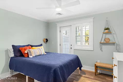 Bedroom - 330 Creekview Dr, Hampstead, NC 28443 photo 6 of 7