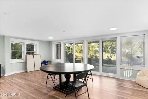 Dining - 330 Creekview Dr, Hampstead, NC 28443 photo 4 of 5