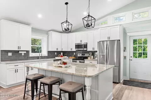 Kitchen - 330 Creekview Dr, Hampstead, NC 28443 photo 1 of 3