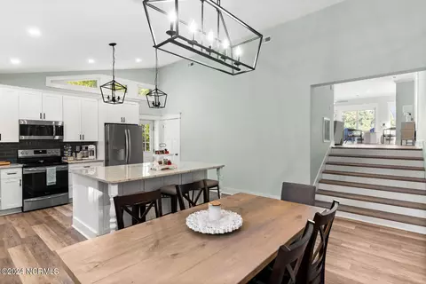 Dining - 330 Creekview Dr, Hampstead, NC 28443 photo 2 of 5