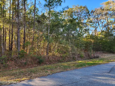 7103 E 7105 E Yacht Dr, Oak Island, NC 28465