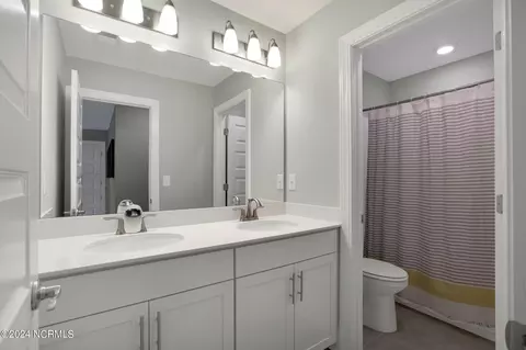Bath - 75 N Passerine Path Way, Hampstead, NC 28443 photo 5 of 6