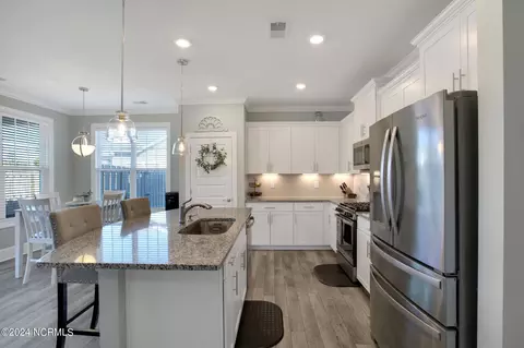 Kitchen - 75 N Passerine Path Way, Hampstead, NC 28443 photo 4 of 4