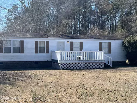 5626 Temperance Hall Rd, Elm City, NC 27822