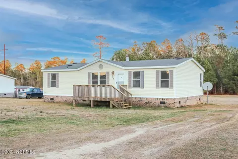 275 Colonial Landing Rd SE, Bolivia, NC 28422