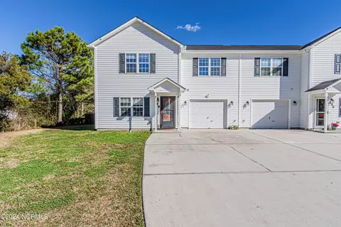 258 Smallwood Rd, Hubert, NC 28539
