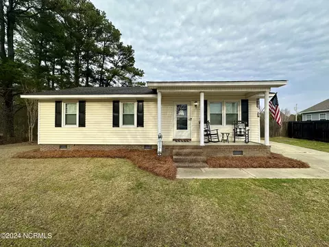 692 Mrs Tates Rd, Whiteville, NC 28472