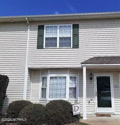 2355 Vineyard Dr #F7, Winterville, NC 28590